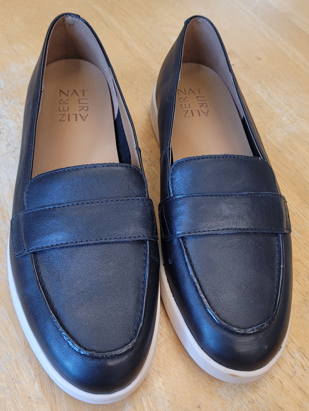 Naturalizer Black Leather Karis Slip-on Loafer 8.5 EU 38.5